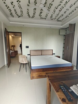 Team Area in 3.5 BHK Apartment at Ansal Sushant Lok I, Sector 43 – for Rent