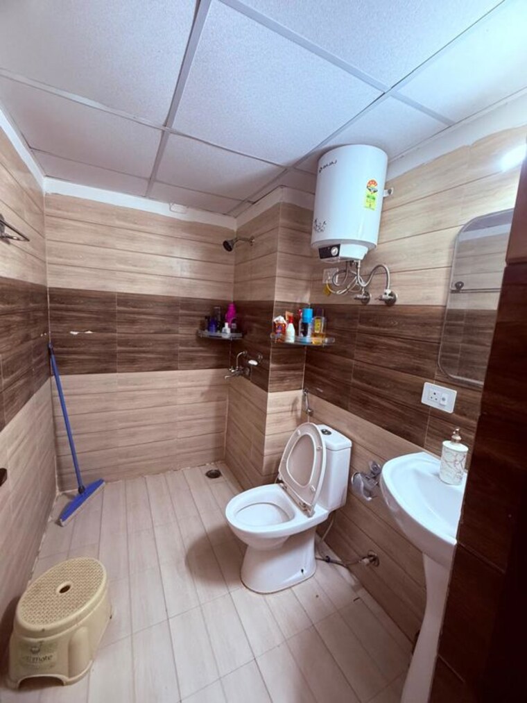Bathroom, ajnara-homes 2.5 Bedroom 1085 Sq.Ft. Apartment In Sector 16b Greater Noida Greater Noida 10436945