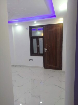 Room in 3 BHK Builder Floor at Savitri Nagar – for Rent