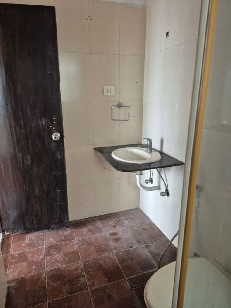 Bathroom, ruchi-active-acres 2 Bedroom 1150 Sq.Ft. Apartment In Tangra Kolkata 10436959