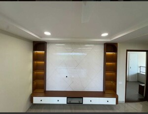 Room in 3 BHK Apartment at Indu Fortune Fields Annexe, Hi Tech City – for Rent