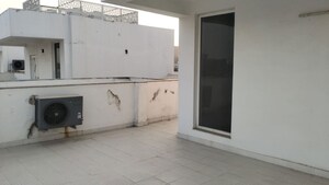 Room in 5 BHK Villa at Central Park Flower Valley, Sohna Sector 33 – for Sale
