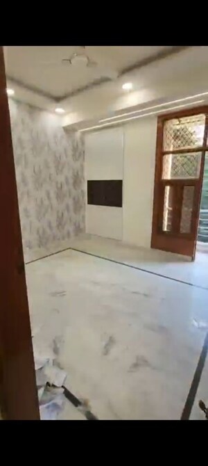 Room in 3 BHK Builder Floor at Sector 2c Vasundhara – for Sale