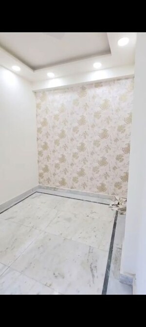 Room in 3 BHK Builder Floor at Sector 2c Vasundhara – for Sale