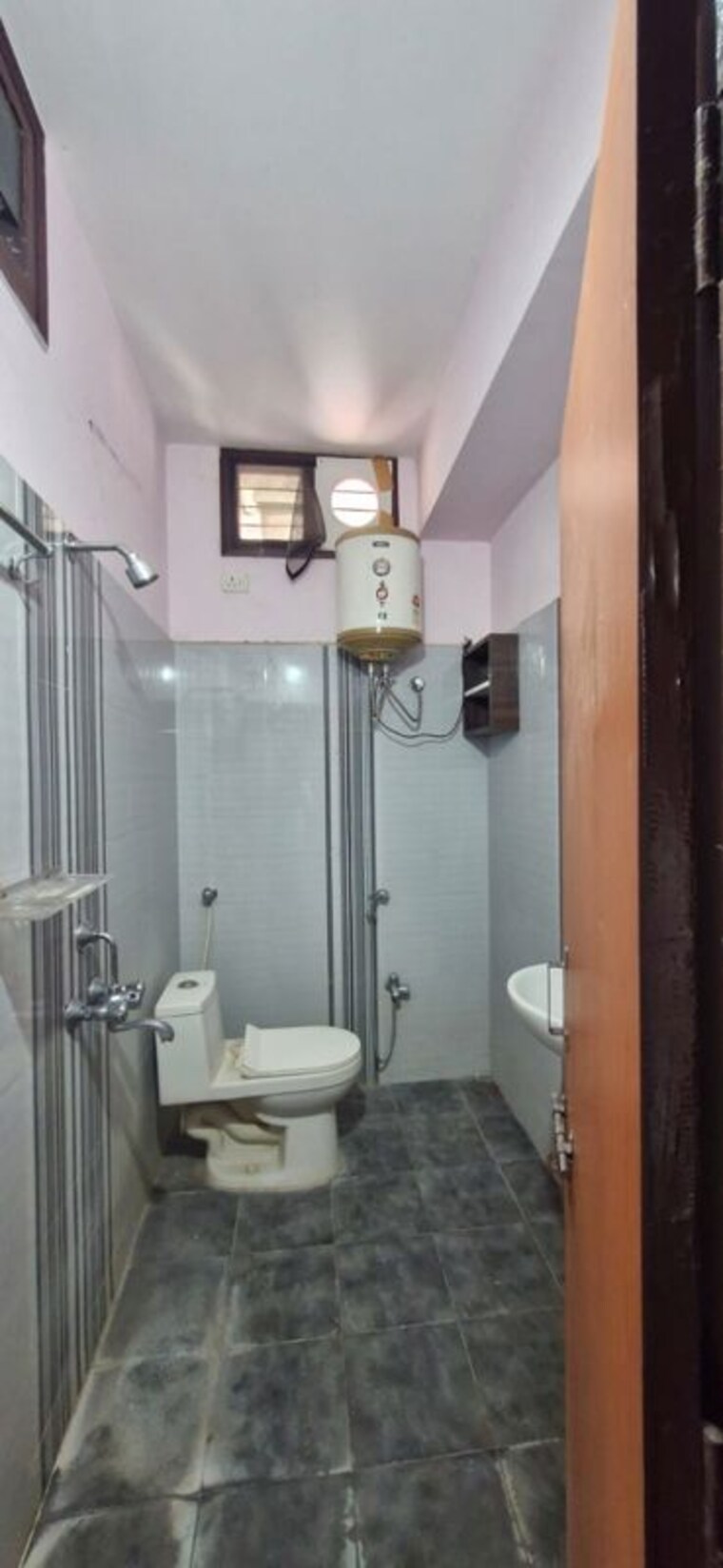 Bathroom, kondapur 3 Bedroom 1800 Sq.Ft. Builder Floor In Kondapur Hyderabad 10437057