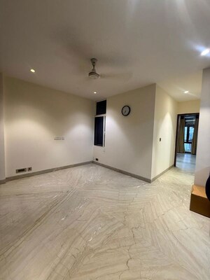 Room in 2 BHK Builder Floor at Greater Kailash I – for Rent