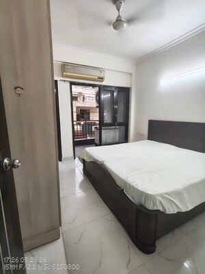 Bedroom in 2.5 BHK Builder Floor at Old Dlf – for Rent