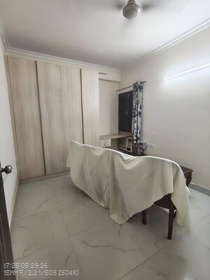 Bedroom in 2.5 BHK Builder Floor at Old Dlf – for Rent