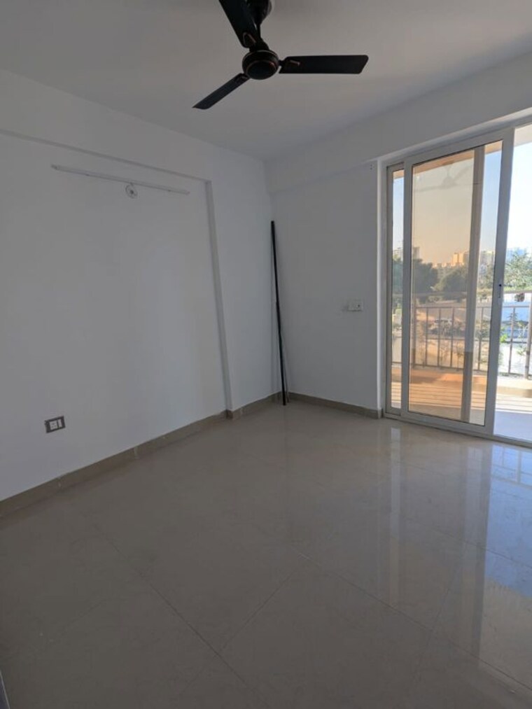 Room, rof-amaltas 1 Bedroom 400 Sq.Ft. Apartment In Sector 92 Gurgaon 10437085
