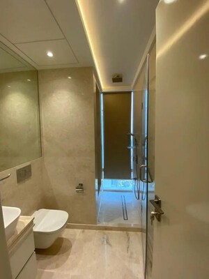 Furnished Amenities in 4 BHK Apartment at Indiabulls Blu, Worli – for Rent