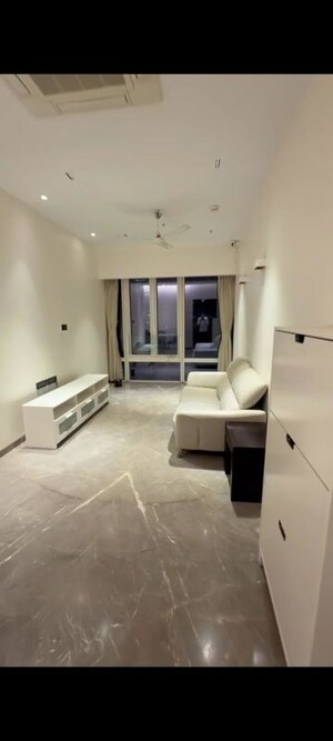 2 BHK Apartment For Rent in Indiabulls Blu, Worli