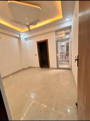Room in 3 BHK Builder Floor at Chattarpur – for Rent