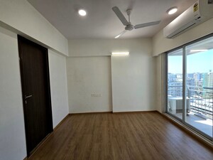 Master Bedroom in 4 BHK Apartment at Dheeraj Insignia, Bandra East – for Rent
