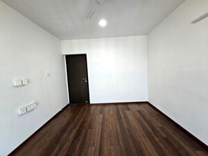 Room in 4 BHK Apartment at Dheeraj Insignia, Bandra East – for Rent