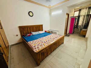 Bedroom in 3.5 BHK Apartment at Telecom City, Sector 62 – for Rent