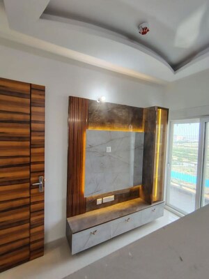 Room in 2.5 BHK Apartment at Samridhi Luxuriya Avenue, Sector 150 – for Rent