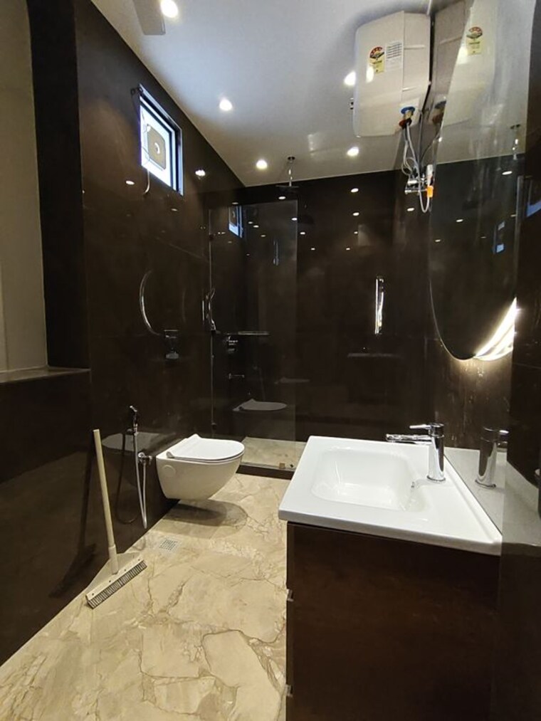 Bathroom, greater kailash i 1 Bedroom 1500 Sq.Ft. Builder Floor In Greater Kailash I Delhi 10437241