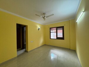 Room in 3 BHK Builder Floor at Greater Kailash I – for Rent