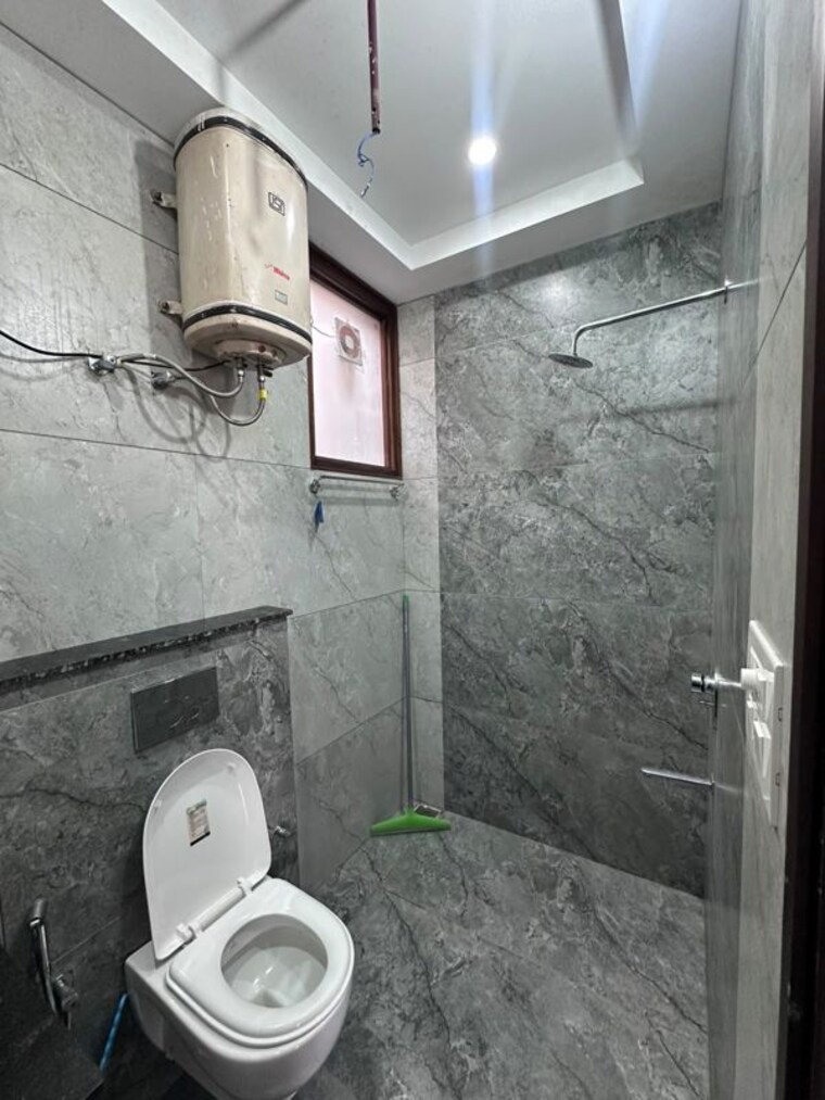 Bathroom, sector 21 3 Bedroom 2200 Sq.Ft. Builder Floor In Sector 21 Chandigarh 10437247