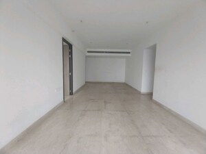 Room in 4 BHK Apartment at Lodha The Park, Worli – for Rent