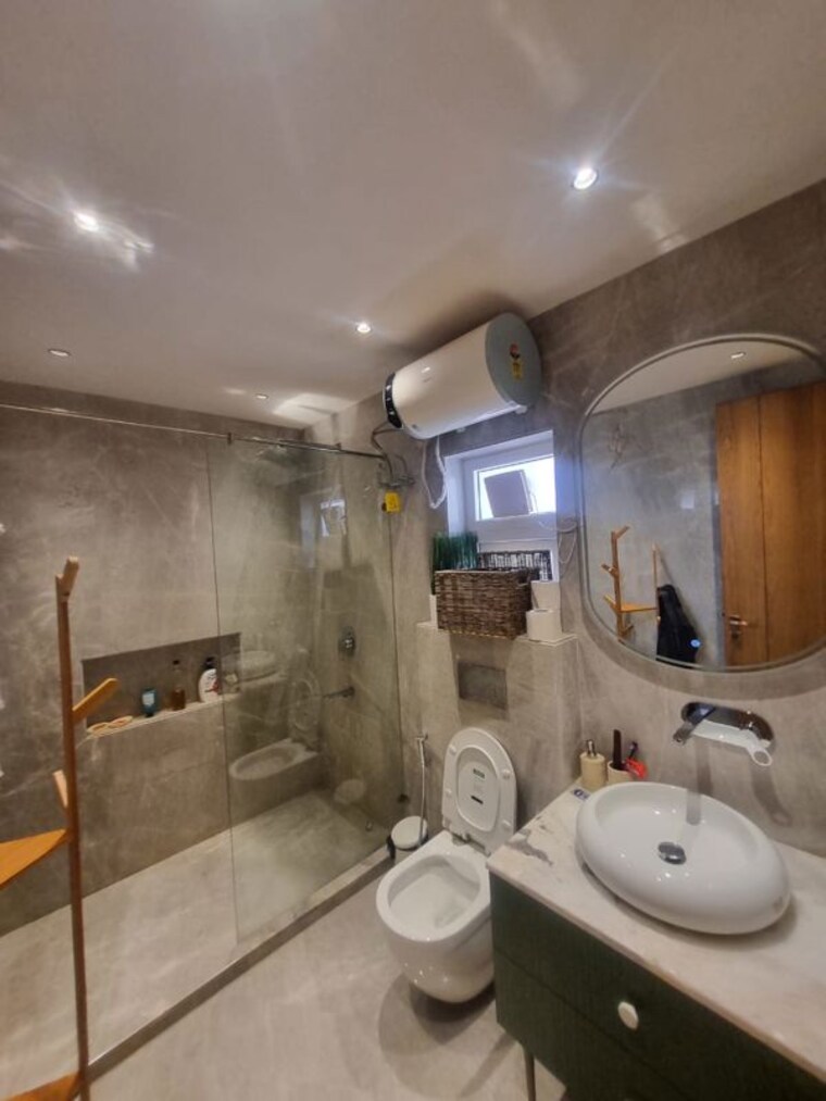 Bathroom, unitech-heritage-city 3 Bedroom 2100 Sq.Ft. Apartment In Sector 25 Gurgaon 10437254