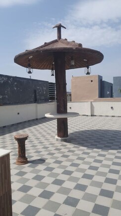 4 BHK + Pooja Room,Servant Room Builder Floor For Rent in Unitech South City II