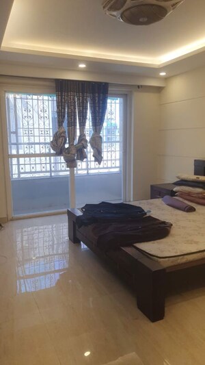 Living Room in 4 BHK Builder Floor at Unitech South City II, Sector 50 – for Rent