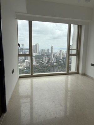 Room in 3 BHK Apartment at Lodha The Park, Worli – for Rent