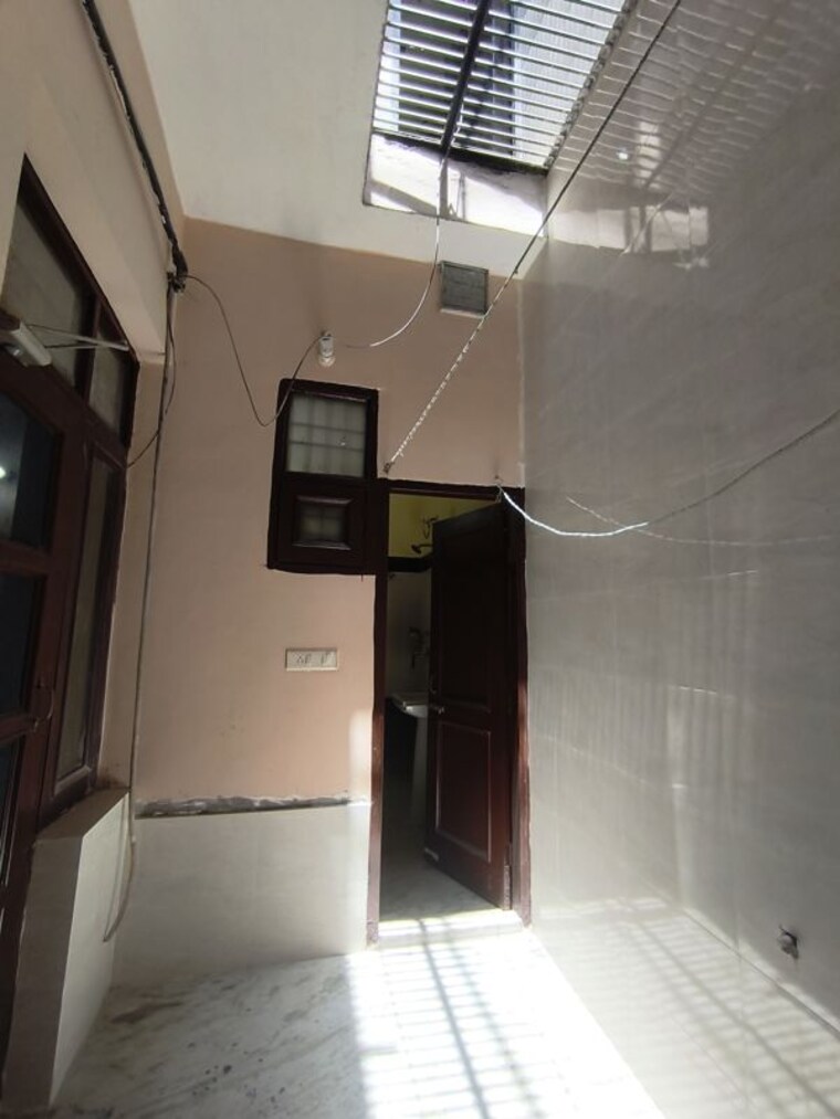 undefined, ambala highway 6 Bedroom 100 Sq.Yd. Independent House In Ambala Highway Zirakpur 10437304