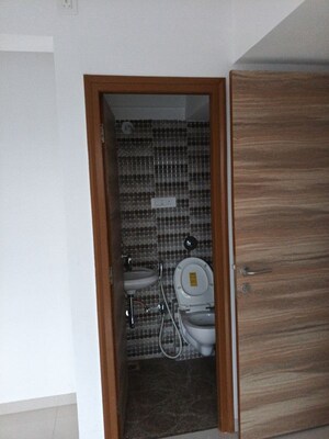 Attached Bathroom in 1 BHK Apartment at Marathon Neo Hills, Tembhipada – for Rent