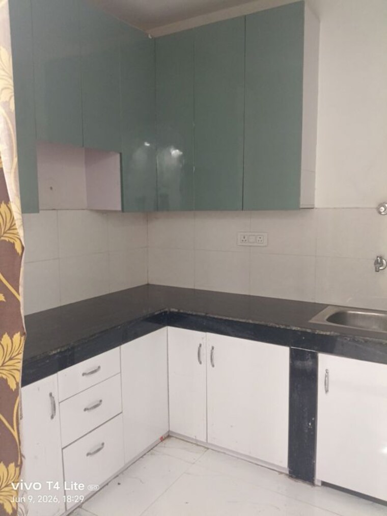 Kitchen, malviya nagar 2 Bedroom 70 Sq.Yd. Builder Floor In Malviya Nagar Delhi 10437348