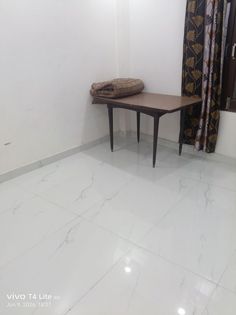 Room, malviya nagar 2 Bedroom 70 Sq.Yd. Builder Floor In Malviya Nagar Delhi 10437348