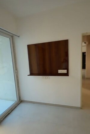 Room in 2.5 BHK Apartment at Signature Signum 37D III, Sector 37d – for Rent