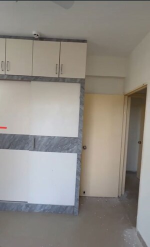 Room in 2 BHK Apartment at Signature Signum 37D III, Sector 37d – for Rent