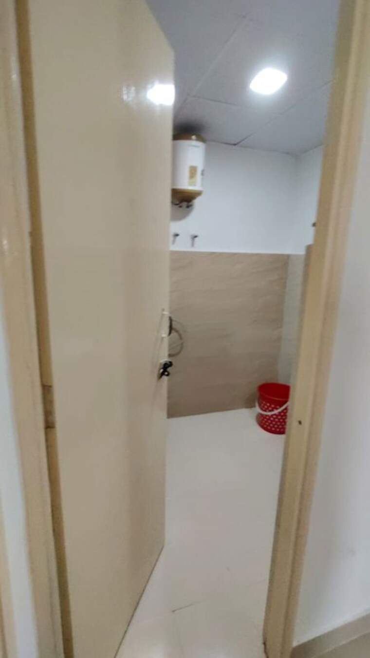 Bathroom, gls-arawali-homes-phase-2 3 Bedroom 745 Sq.Ft. Apartment In Sohna Sector 4 Gurgaon 10437362