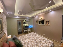 2.5 BHK + Pooja Room,Servant Room,Store Room Apartment For Sale in DLF New Town Heights II