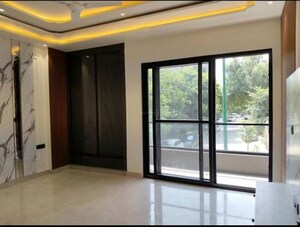 Room in 3 BHK Builder Floor at Green Wood City, Sector 45 – for Rent