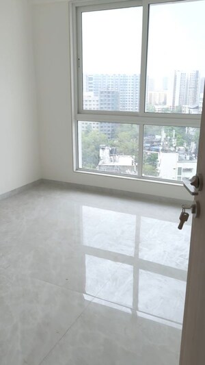 Room in 3 BHK Apartment at IR Horizon Tower, Andheri East – for Rent