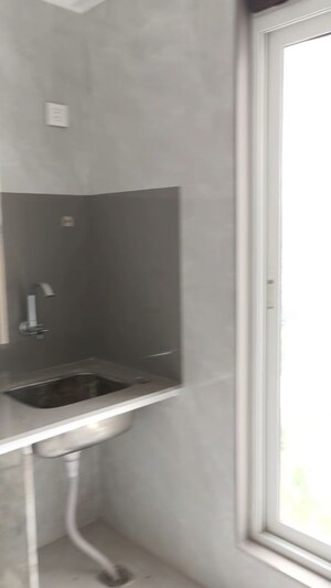 Furnished Amenities in 3 BHK Apartment at IR Horizon Tower, Andheri East – for Rent