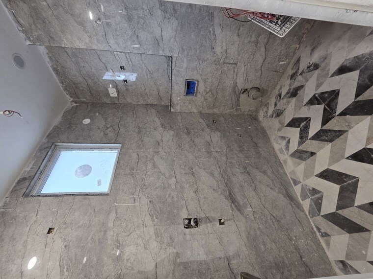 Bathroom, green fields colony 3 Bedroom 1850 Sq.Ft. Builder Floor In Green Fields Colony Faridabad 10437407