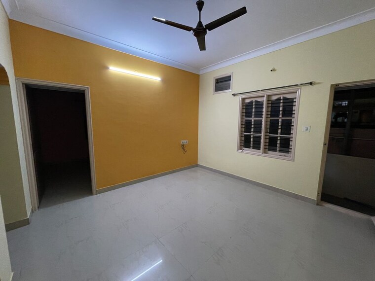 Room, high grounds 2 Bedroom 950 Sq.Ft. Apartment In High Grounds Bangalore 10437436