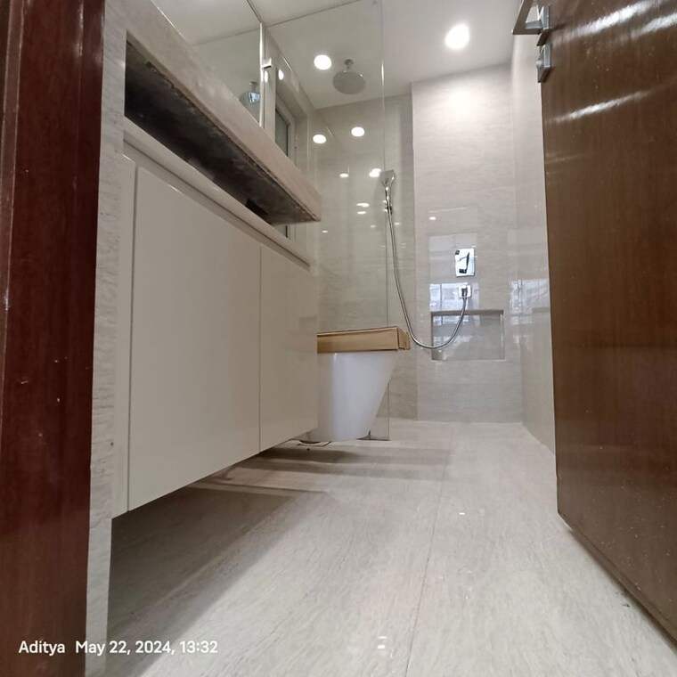 Bathroom, hiranandani-castle-rock 2 Bedroom 1220 Sq.Ft. Apartment In Powai Mumbai 10437541
