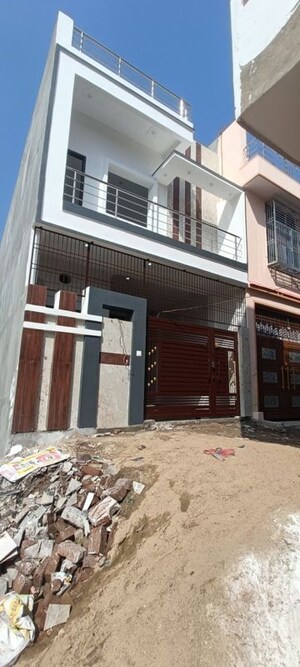 4 BHK Independent House For Sale in Paharia