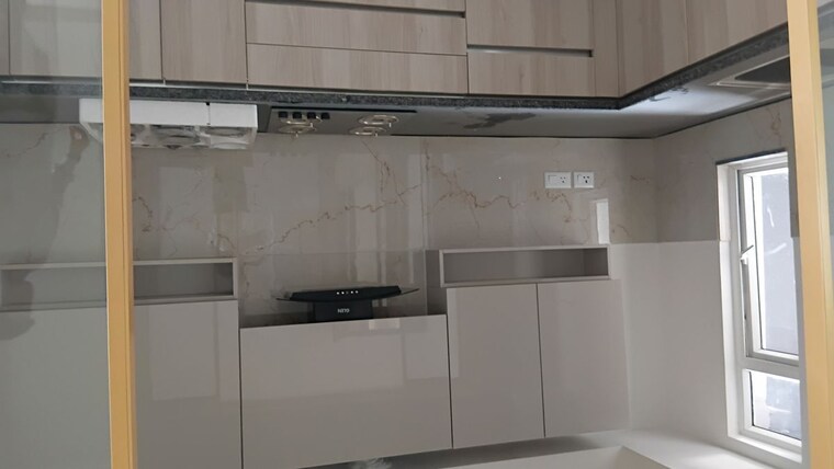 Kitchen, smart-world-orchard 3 Bedroom 1621 Sq.Ft. Apartment In Sector 61 Gurgaon 10437582
