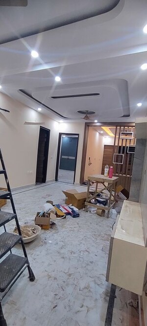 Living Room in 3 BHK Builder Floor at Sector 84 – for Rent