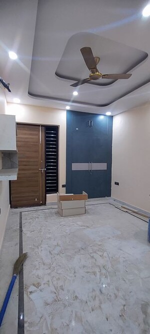 Room in 3 BHK Builder Floor at Sector 84 – for Rent