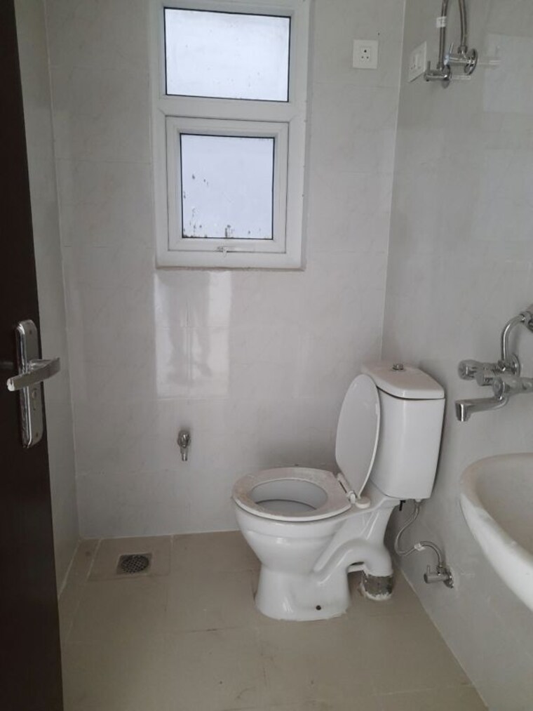 Bathroom, sector 85 3 Bedroom 275 Sq.Yd. Villa In Sector 85 Faridabad 10437681