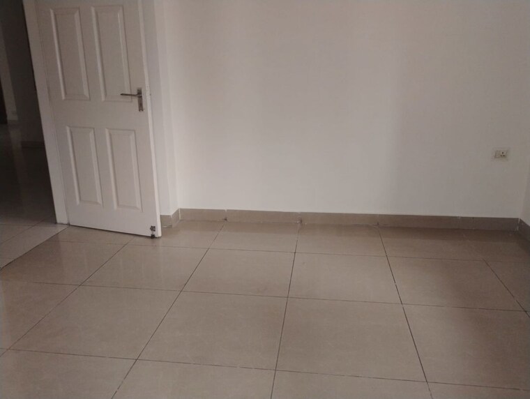 Bathroom, mahagun-mirabella-highrise 4 Bedroom 2475 Sq.Ft. Apartment In Sector 79 Noida 10437686