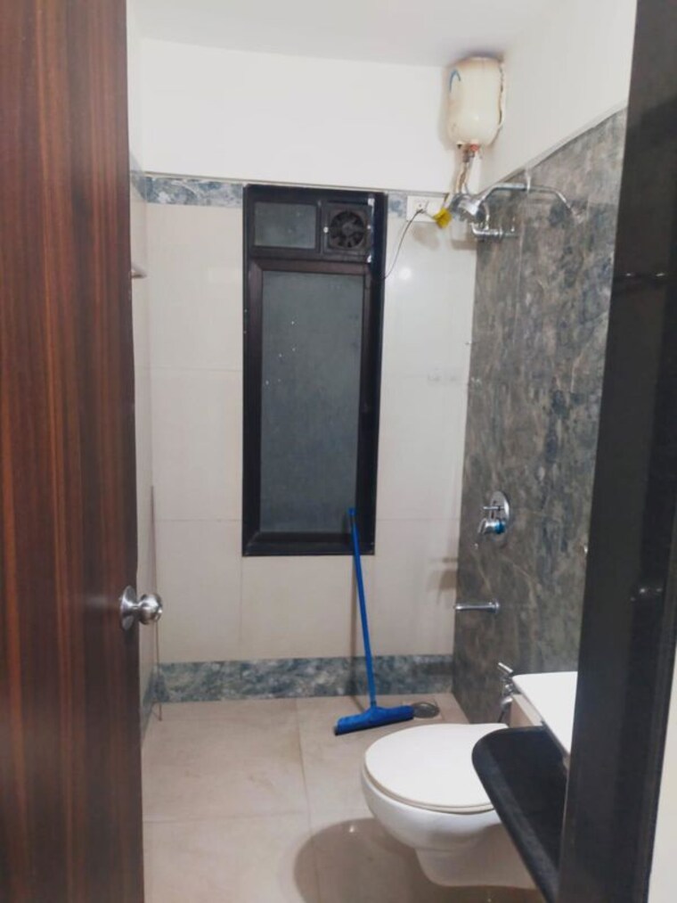 Bathroom, atul-blue-fortune 2 Bedroom 1120 Sq.Ft. Apartment In Andheri East Mumbai 10437666