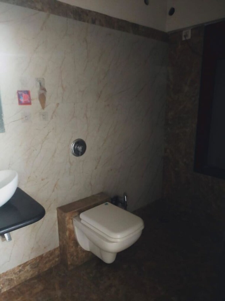Bathroom, atul-blue-fortune 2 Bedroom 1120 Sq.Ft. Apartment In Andheri East Mumbai 10437666